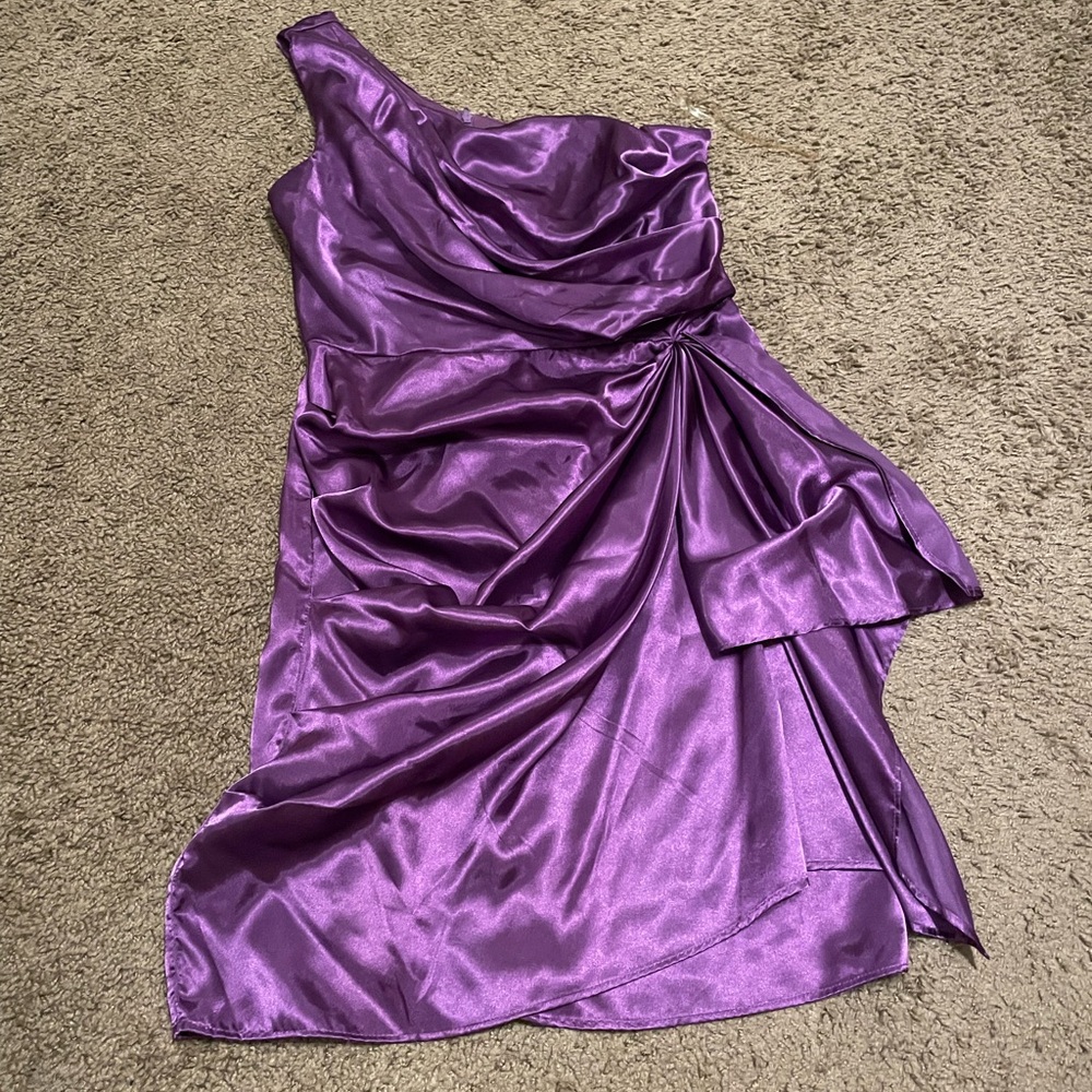 Alyn Paige Purple one shoulder satin dress